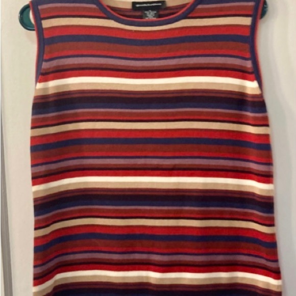 Goodclothes Sleeveless Top - Picture 4 of 4